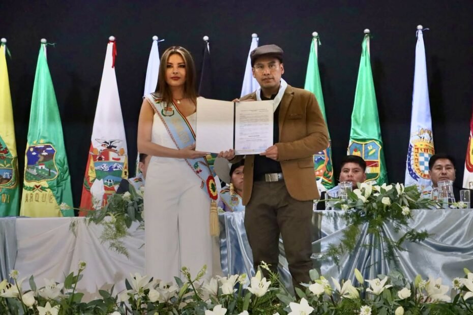 Alex Ojeda Copa recibe la Distinción Honorífica Libertad del Tunari